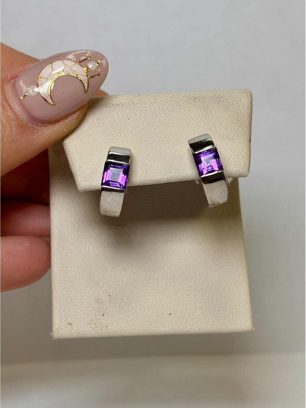 14k White Gold Amethyst Earrings
